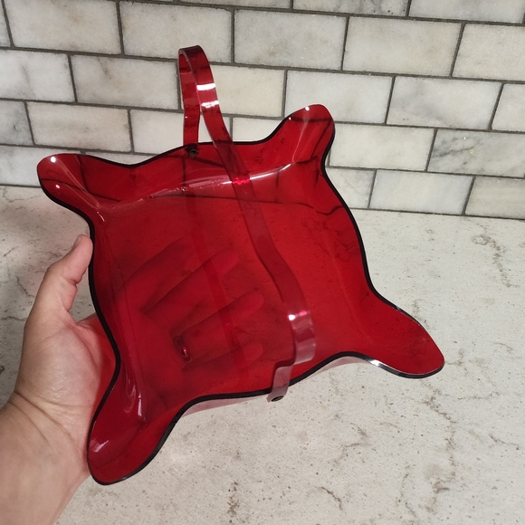 Vintage mcm acrylic lucite christmas red basket with folding handle - Picture 7 of 10